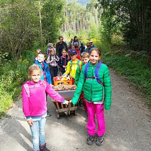 Auf den Weg zurück zur Schule 