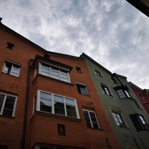Innsbruck-Fahrt: Besondere Form der Dachgiebel