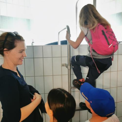 In der der Wasserfassungsanlage - Besichtigung der Wasserbecken