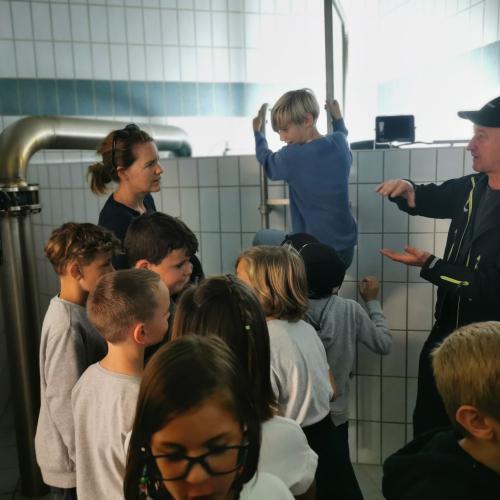 In der der Wasserfassungsanlage - Besichtigung der Wasserbecken