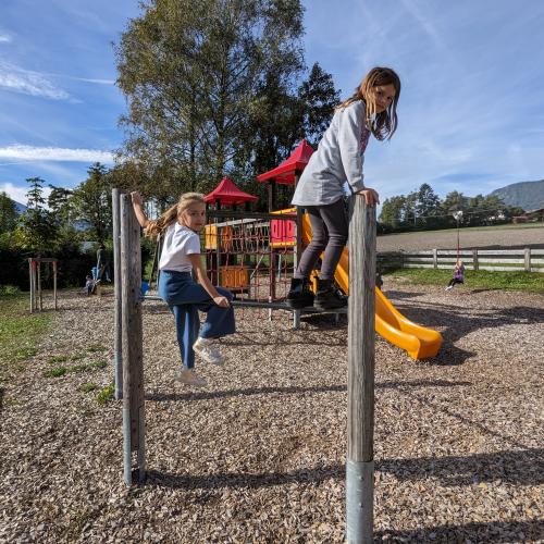 Spielplatzbesuch - Reck 