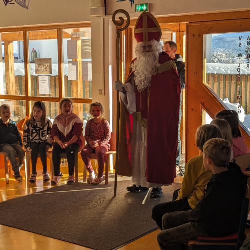 Der Nikolaus wusste sehr viel zu berichten 
