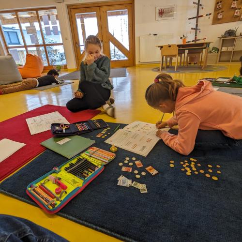 gemeinsames Erforschen des Themas Geld