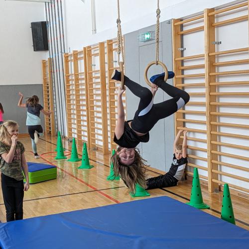 Turnen mit den Ringen