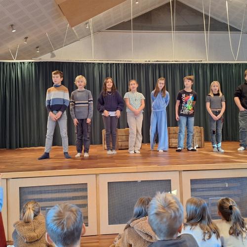 Probe für die Weihnachtsaufführung - 4. Stufe