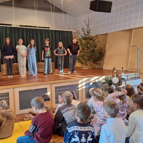 Probe für die Weihnachtsaufführung - 4. Stufe