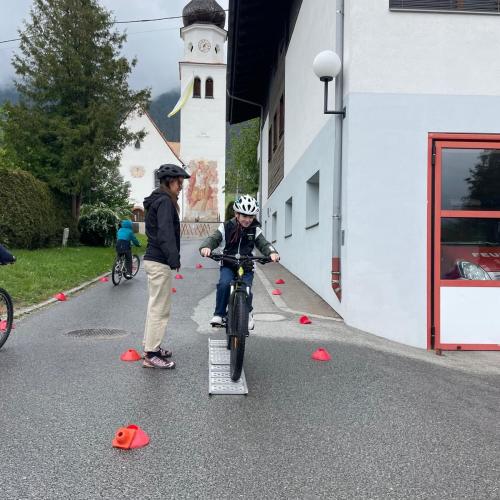 Radtechniktraining Rampe mit Unebenheiten 