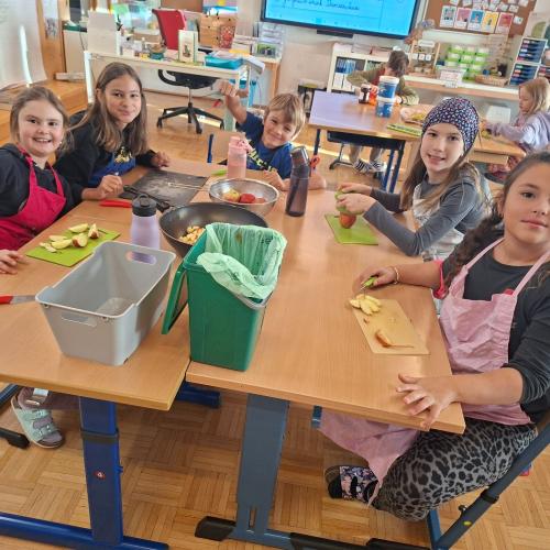 Die 3. Stufe bereitet die gesunde Jause zu