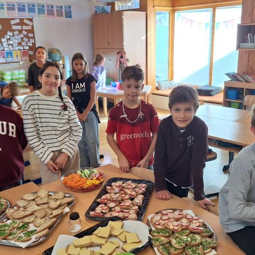 Die 3. Stufe bereitet die gesunde Jause zu