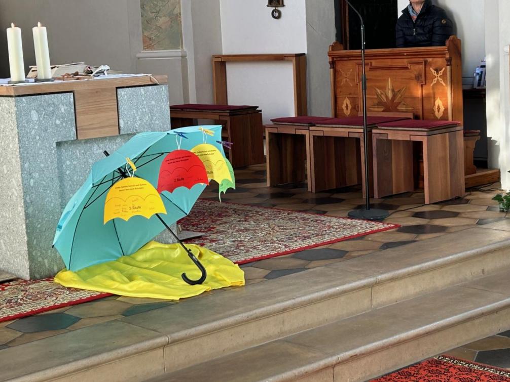 Unter Gottes Schutz und Schirm durch das neue Schuljahr