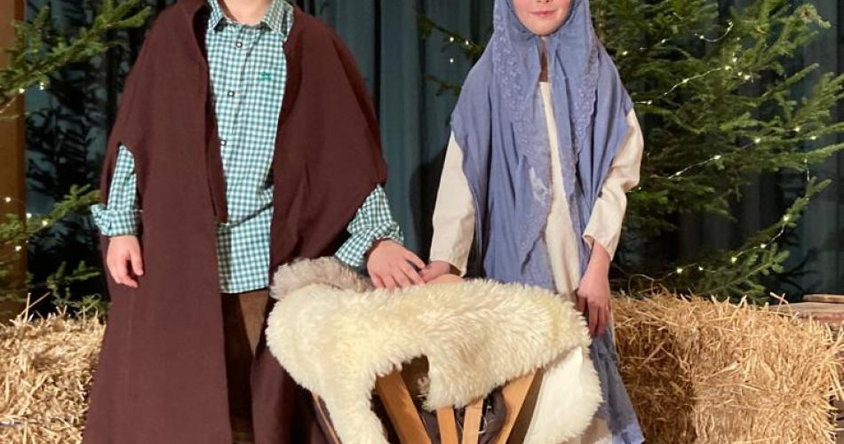 Weihnachtsfeier 2022 - Krippenspiel 3.Stufe 