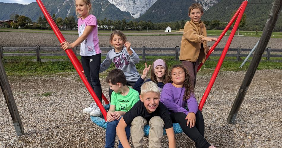 Spielplatzbesuch - Schaukel 