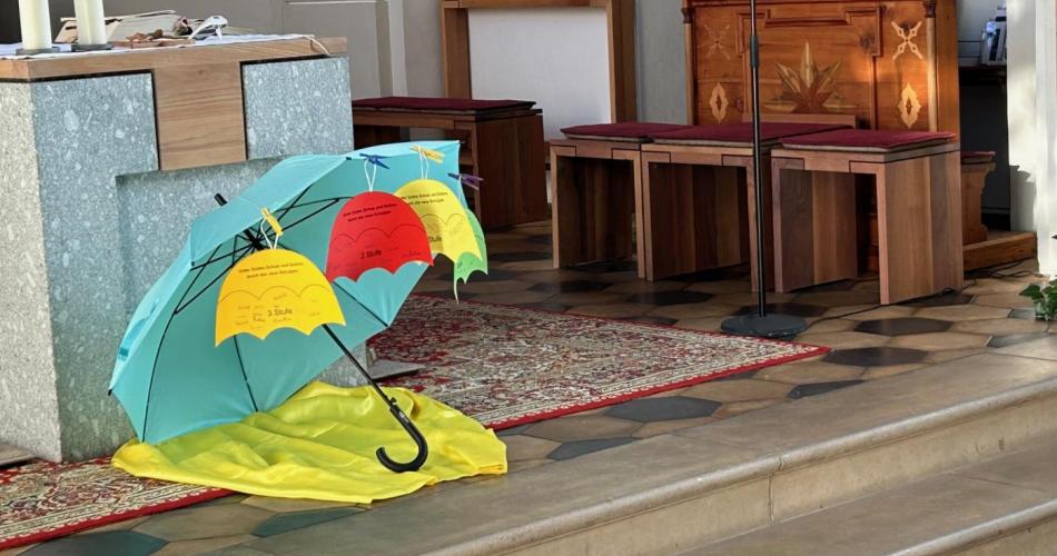 Unter Gottes Schutz und Schirm durch das neue Schuljahr